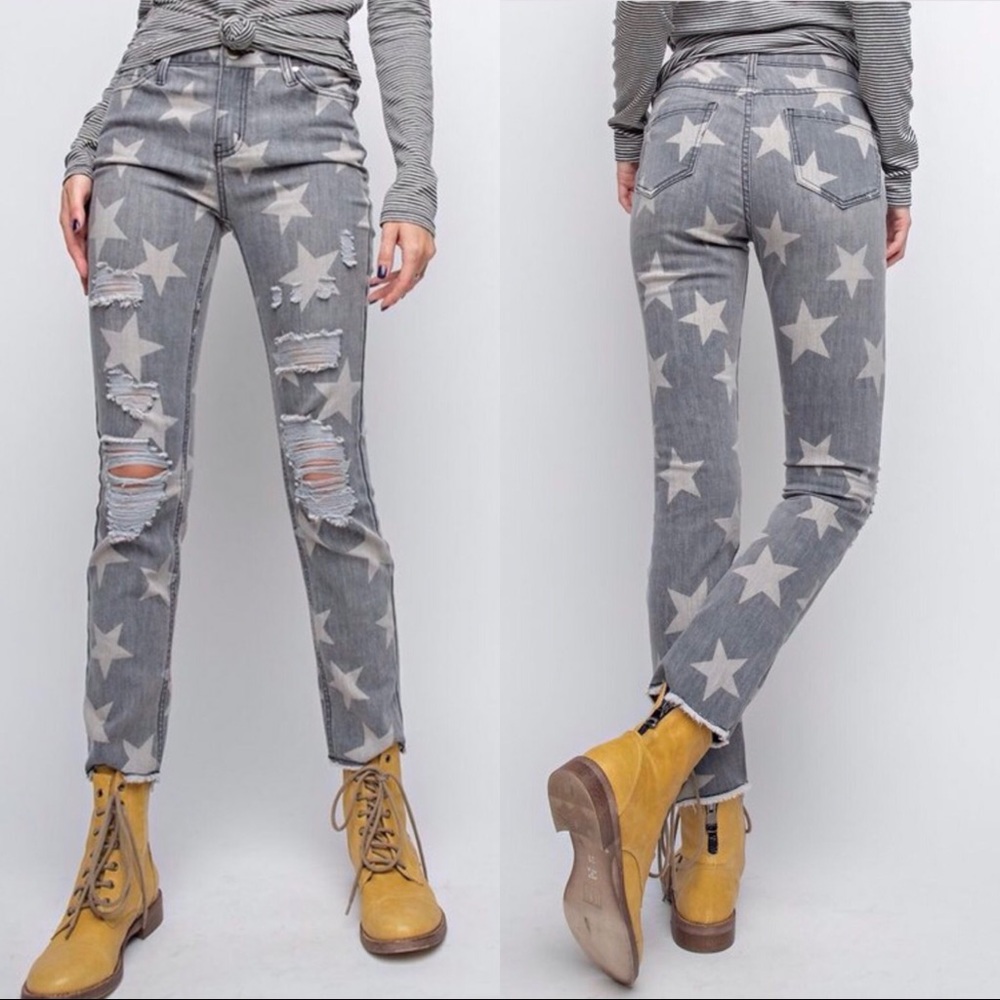 ☀️LAST3️⃣//DENIM DISTRESSED STAR PRINTED JEANS - Picture 5 of 8